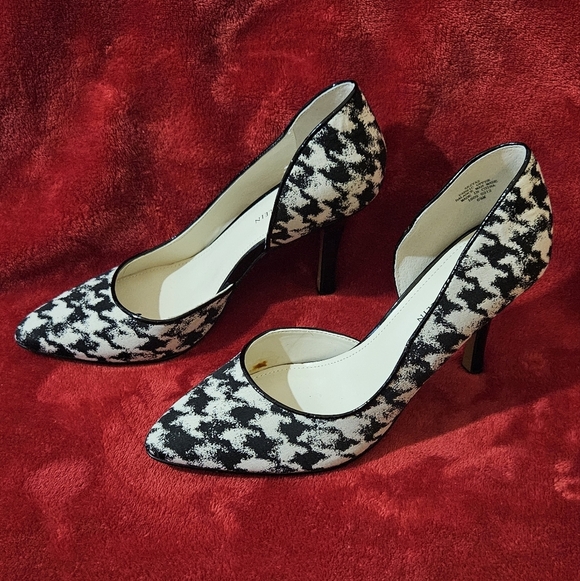 Anne Klein Black and White Houndstooth Heels - Picture 4 of 11